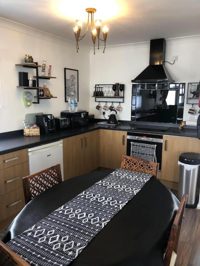 Sea Breeze Holiday home *